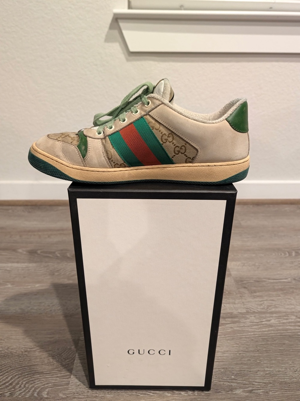 Gucci Men’s Cream Sneaker with Green & Red Web Stripe